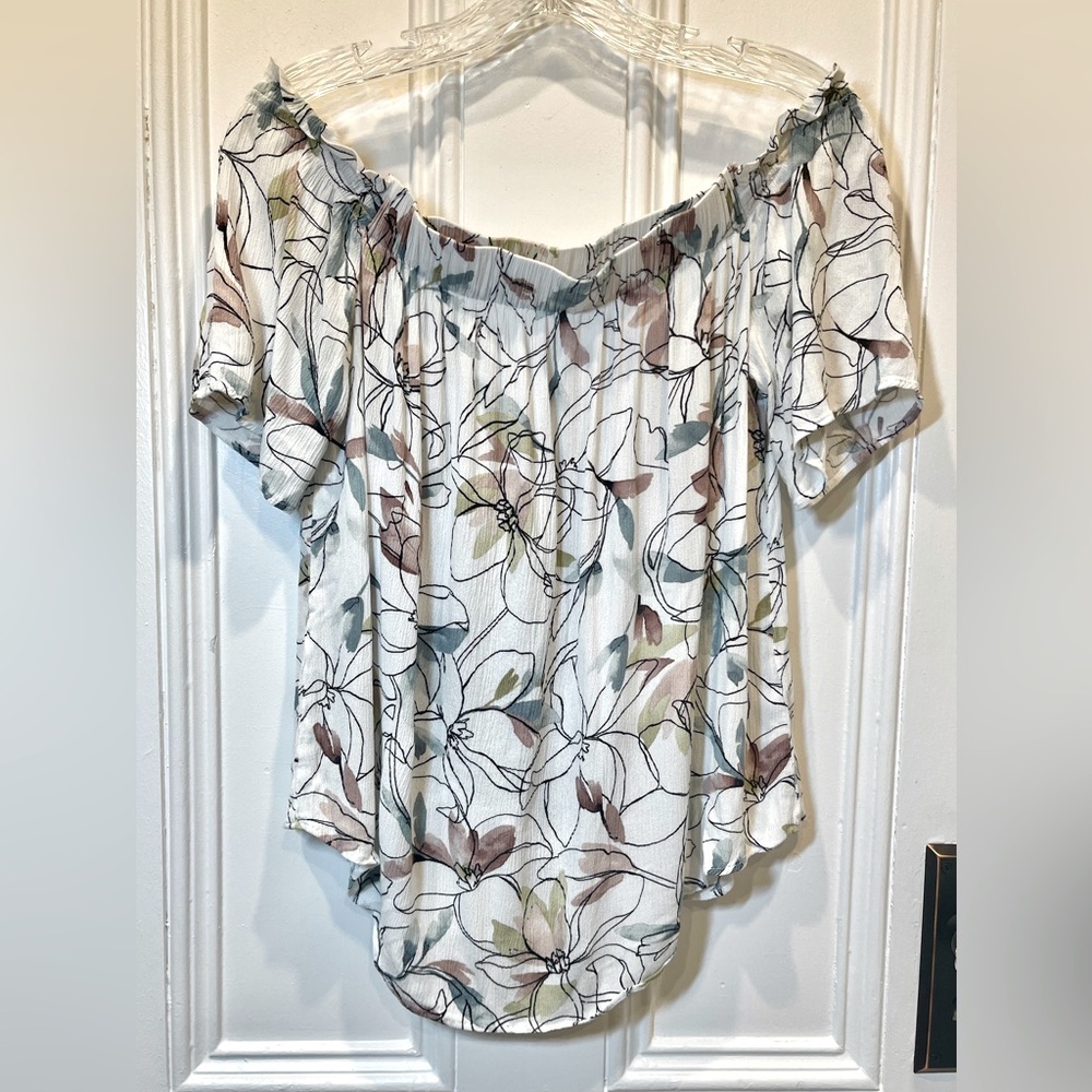 Reitmans Signature Floral Graphic Cold Shoulder Blouse - Size L